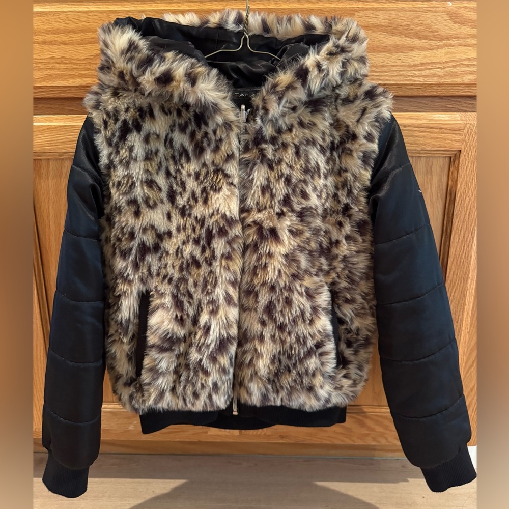 Faux Fur Leopard Print Girls 10-12 Puffer Jacket with Black Sleeves.
